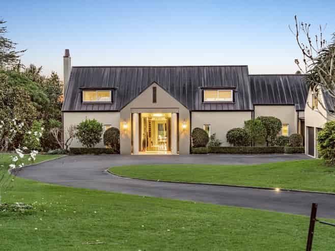 60 Clifton Road, Whitford