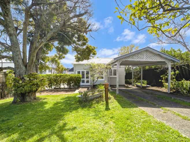 1/173  Onewa Road, Birkenhead