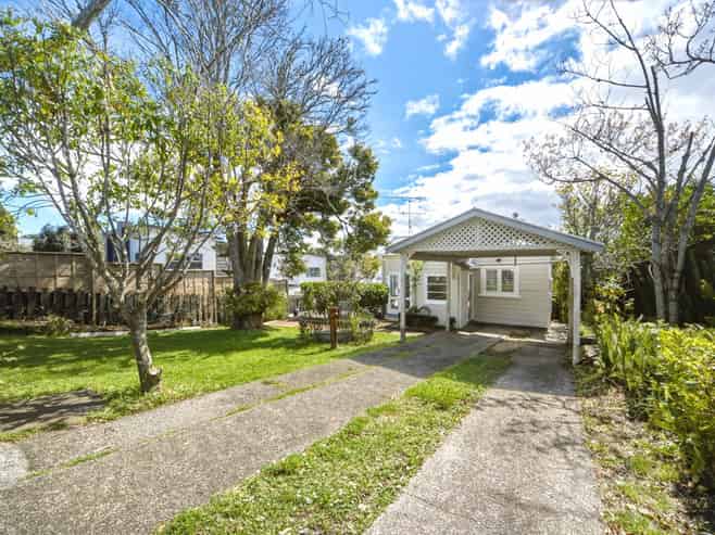 1/173  Onewa Road, Birkenhead