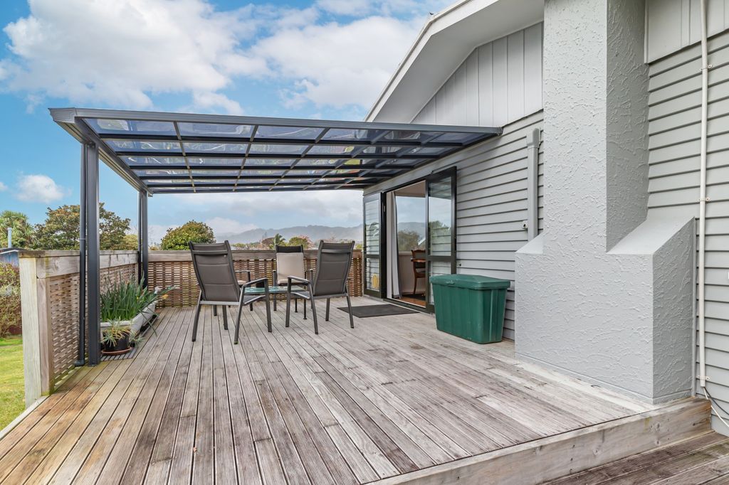 Space, sunshine and location 4
