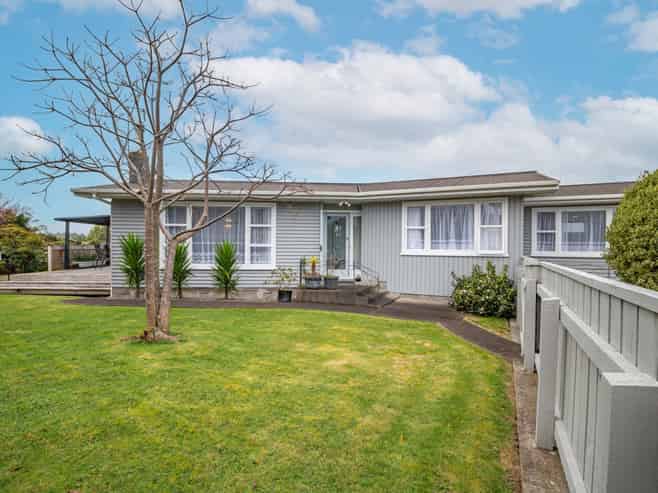 13 Burn Street, Levin