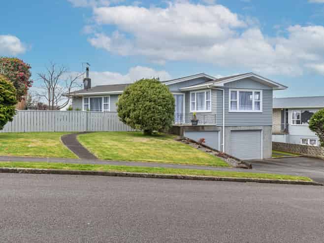 13 Burn Street, Levin