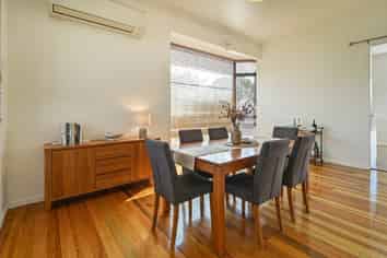 807 Oxford Street, Saint Leonards