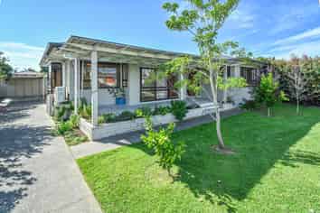 807 Oxford Street, Saint Leonards