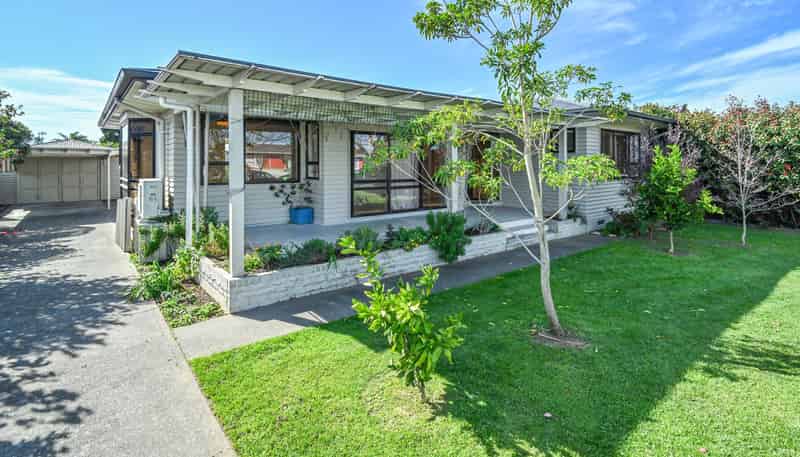 807 Oxford Street, Saint Leonards