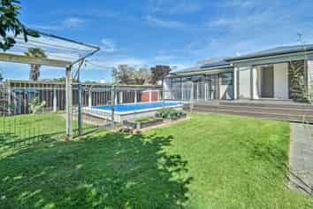 807 Oxford Street, Saint Leonards