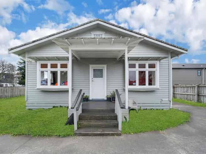 243 & 243A Panama Road, Mount Wellington
