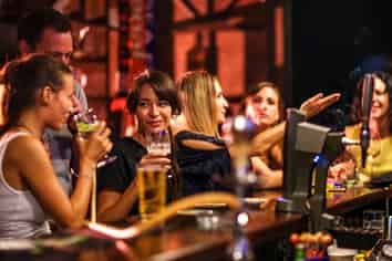 Busy Whakatāne Bar & Restaurant, $33K Weekly