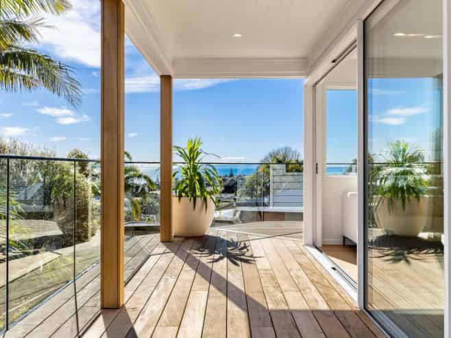 3/3 Galaxy Drive, Mairangi Bay