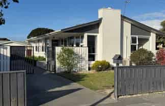6 Royalist Avenue, North New Brighton