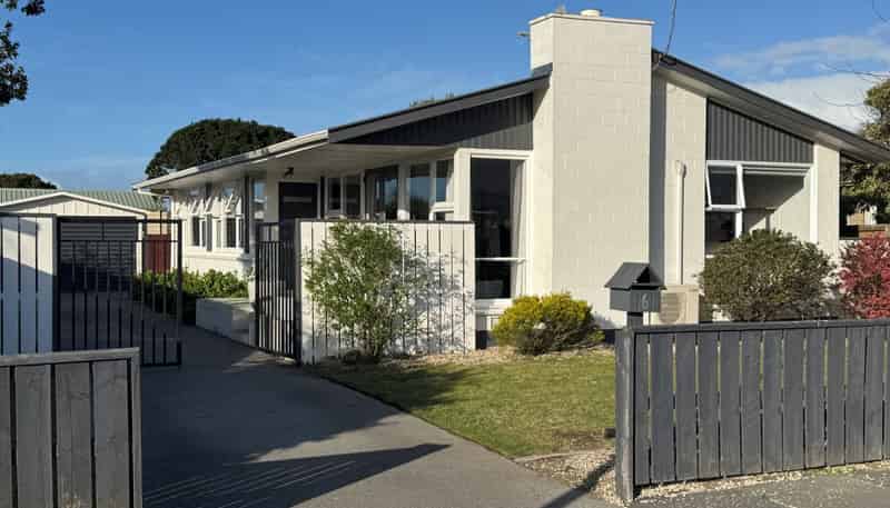 6 Royalist Avenue, North New Brighton