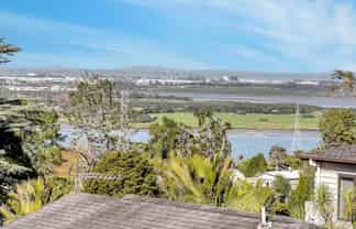 216 Hillsborough Road, Hillsborough