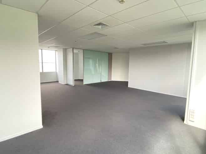 Bright Albany office with four car parks