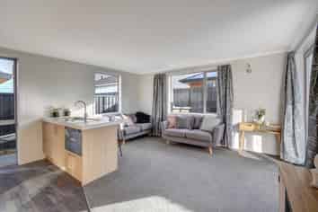 B/14  Glasgow Street , Mosgiel