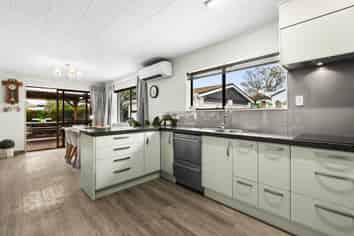 7 Ayto Way, Havelock North