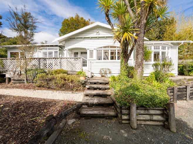 148 Cleveland Tce, Nelson