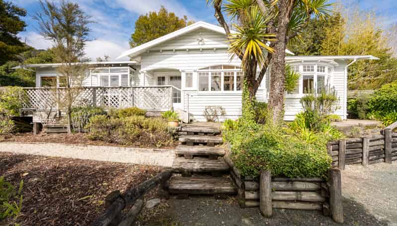 148 Cleveland Tce, Nelson
