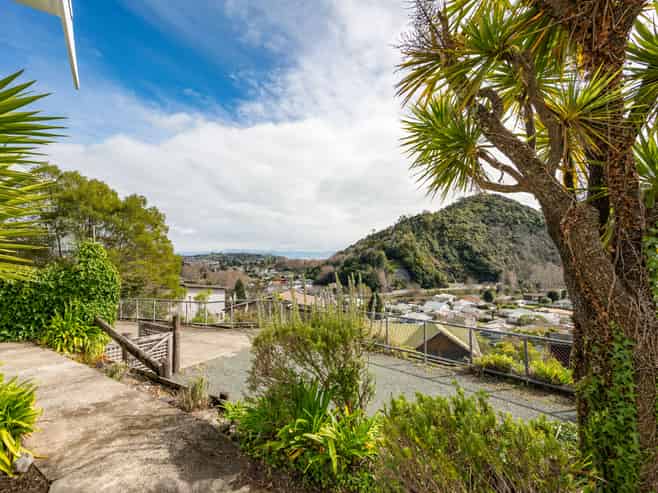 148 Cleveland Tce, Nelson