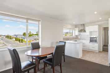 16 Ross Street, BALCLUTHA