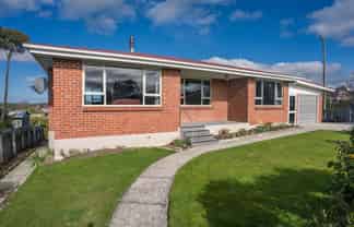 16 Ross Street, BALCLUTHA