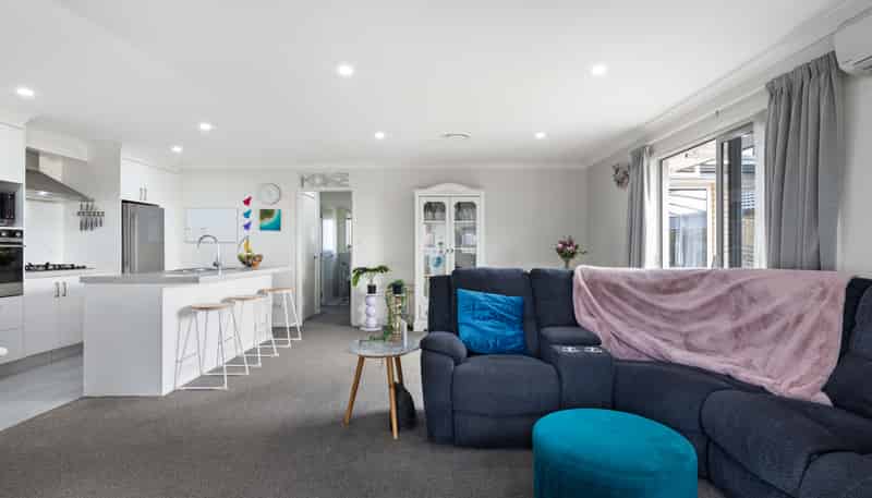 5 Dumas Place, Rosehill