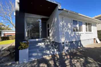 Beautiful Standalone Office in Te Atatu
