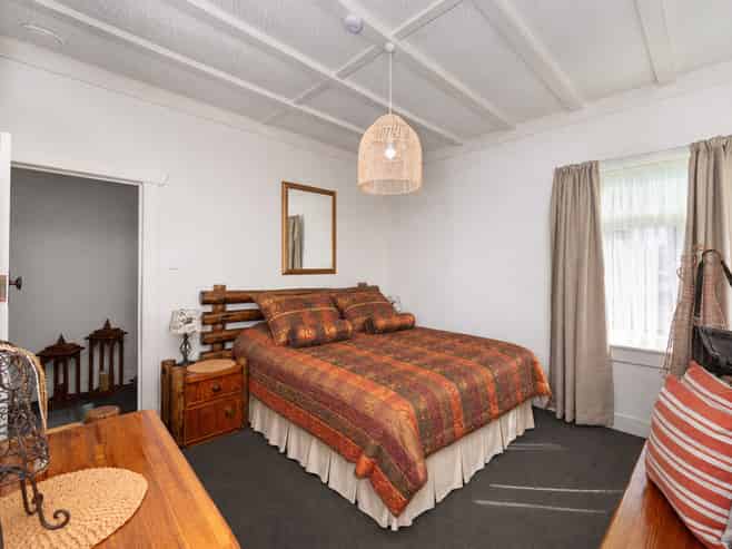 705 Grays Road, Mahora