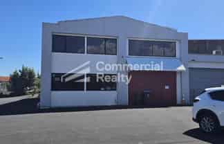 Warehouse, Showroom & Office In Central Penrose