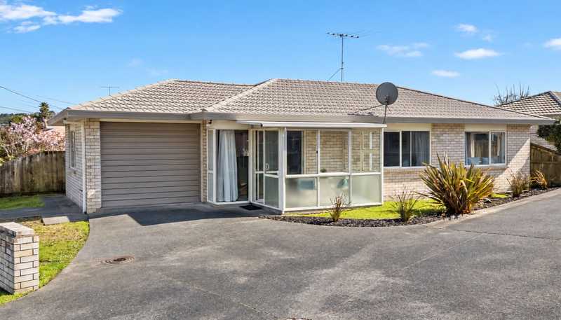 1/2 Doment Crescent, Orewa