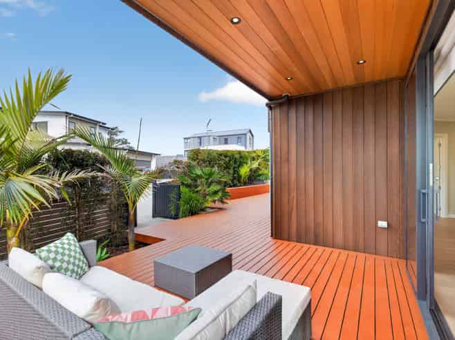 1 Taku Close, Long Bay