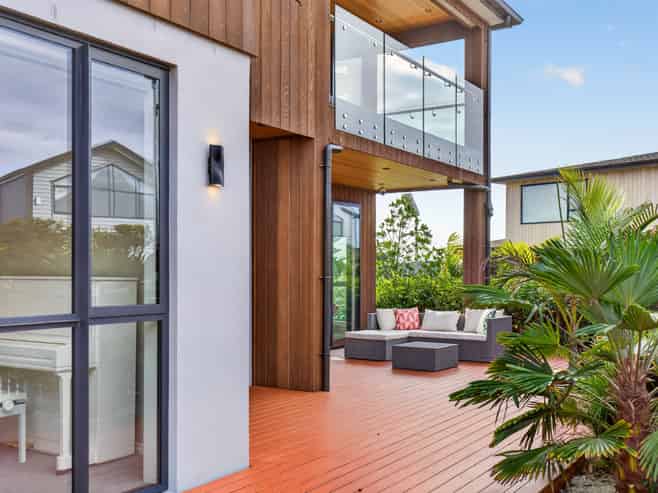 1 Taku Close, Long Bay