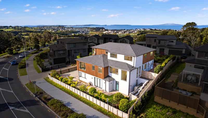 1 Taku Close, Long Bay