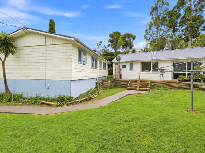 22 Karaka Street, Helensville