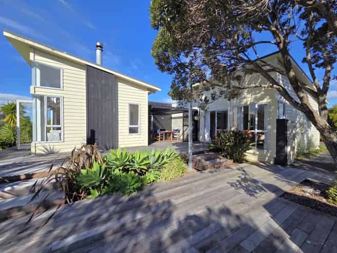 143 The Fairway, Matarangi