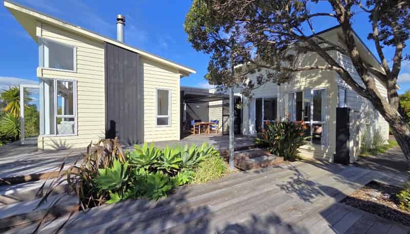 143 The Fairway, Matarangi