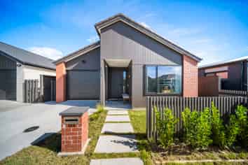 105 John Main Drive, Ramarama