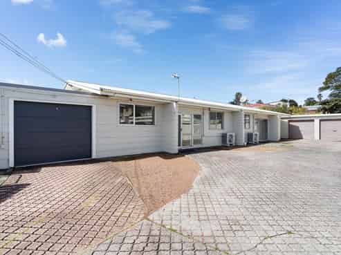 1 and 2/49 Orams Road, Manukau, Hill Park