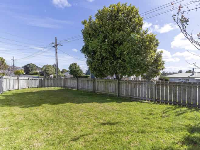 1 and 2/49 Orams Road, Manukau, Hill Park