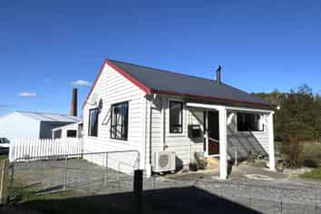 12 Loop Road, BALCLUTHA