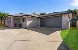 13 Manuka Road, Huntly