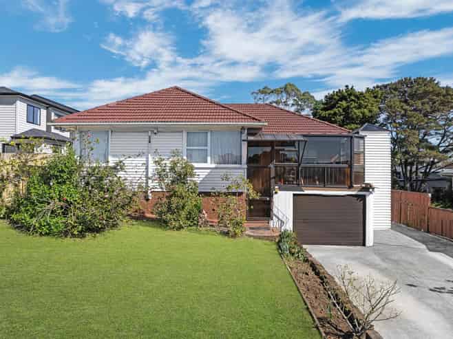 6 Glenmore Road, Sunnyhills