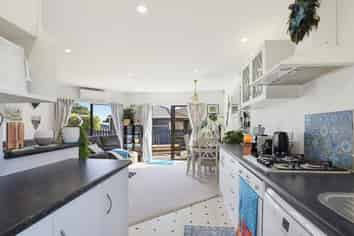 4C Richard Street, Titahi Bay