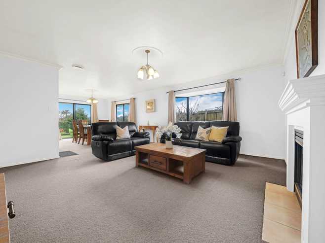25 Castlehill Court, Wattle Downs