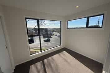 27 Meadowood Drive, Unsworth Heights