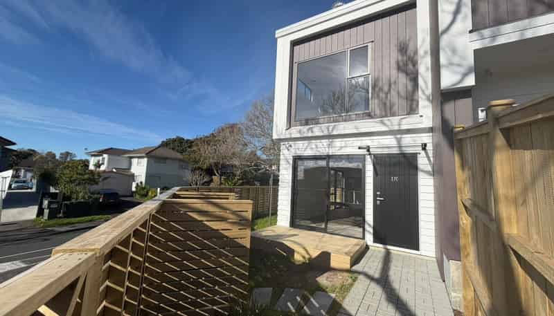 27 Meadowood Drive, Unsworth Heights