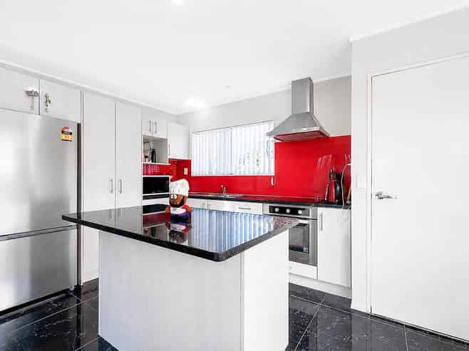1/2 Kennington Drive, Clendon Park