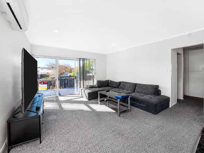 1/2 Kennington Drive, Clendon Park