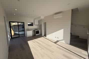 27 Meadowood Drive, Unsworth Heights