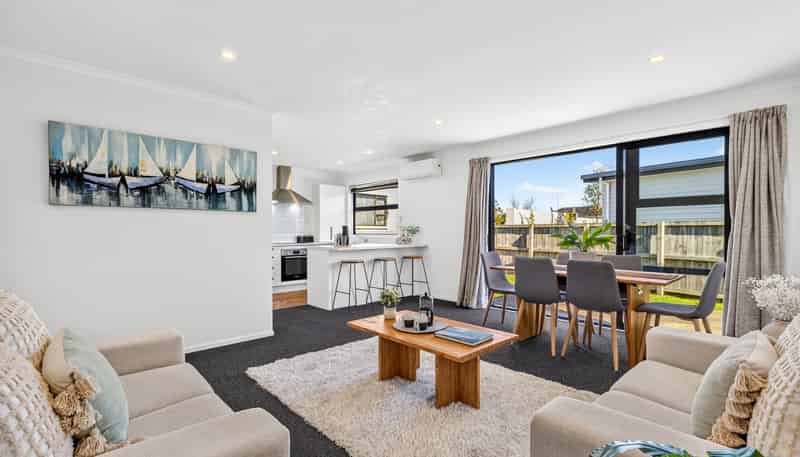 2/2 Summit Terrace, Dinsdale