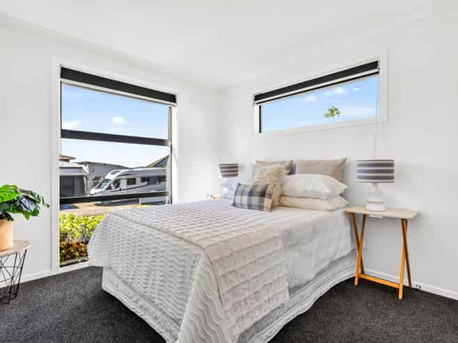 2/2 Summit Terrace, Dinsdale